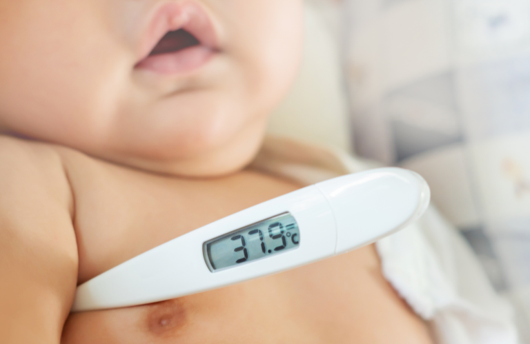 สัญญาณเตือน! 5 อาการ “โรคมือเท้าปาก” ที่คุณพ่อคุณแม่ต้องรู้